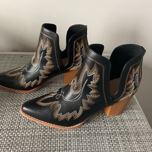 Selroy ankle boots, size 8